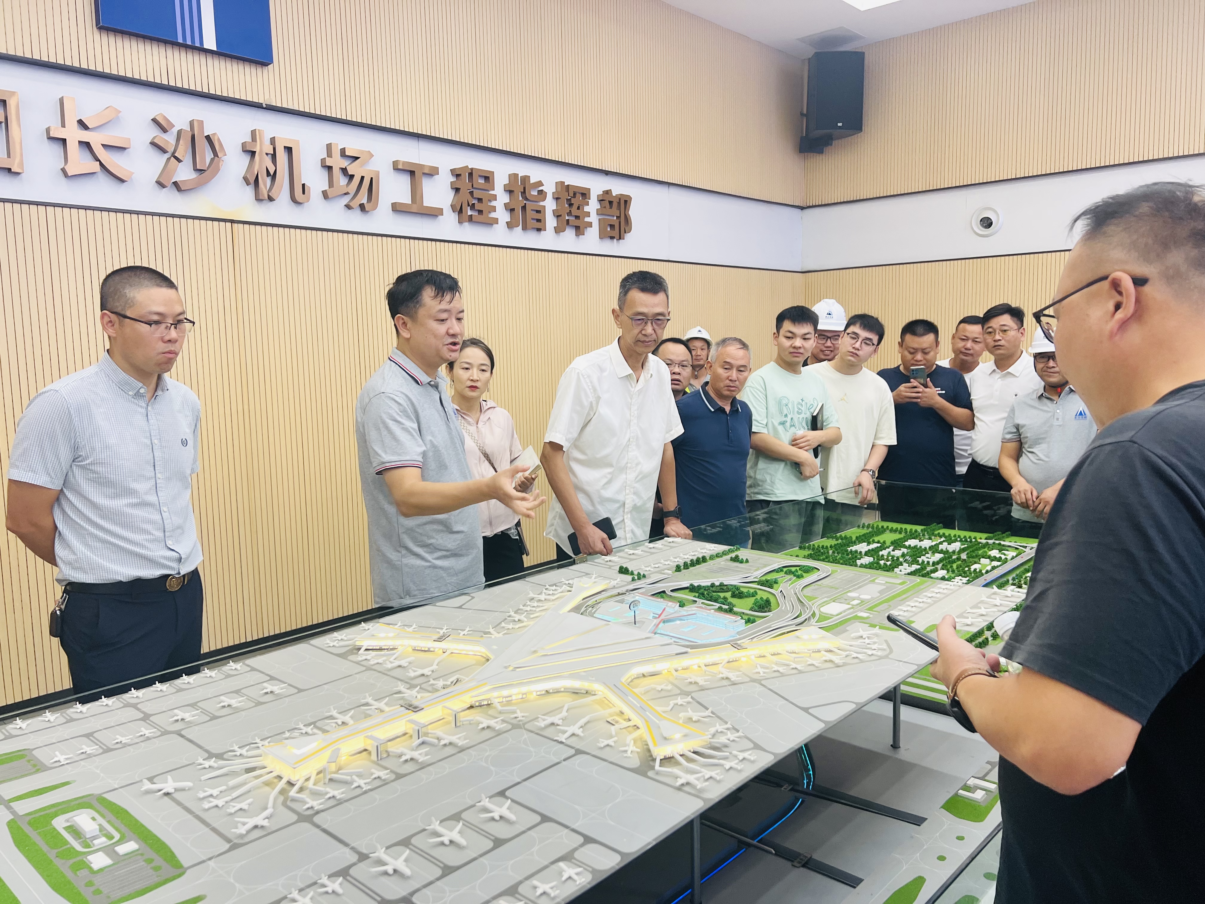 市政要聞 | 長沙機場改擴建工程場內(nèi)道路交通工程施工項目標段一“質量月”觀摩交流活動順利舉行